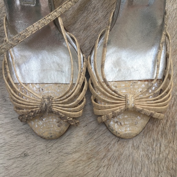 Manolo Blahnik snake skin shoes. - Picture 4 of 8